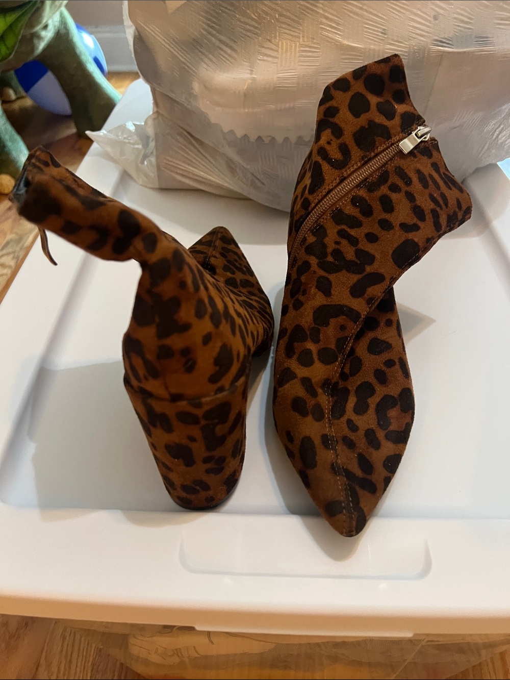Leopard Print Pointed Toe Ankle Boots - Brown